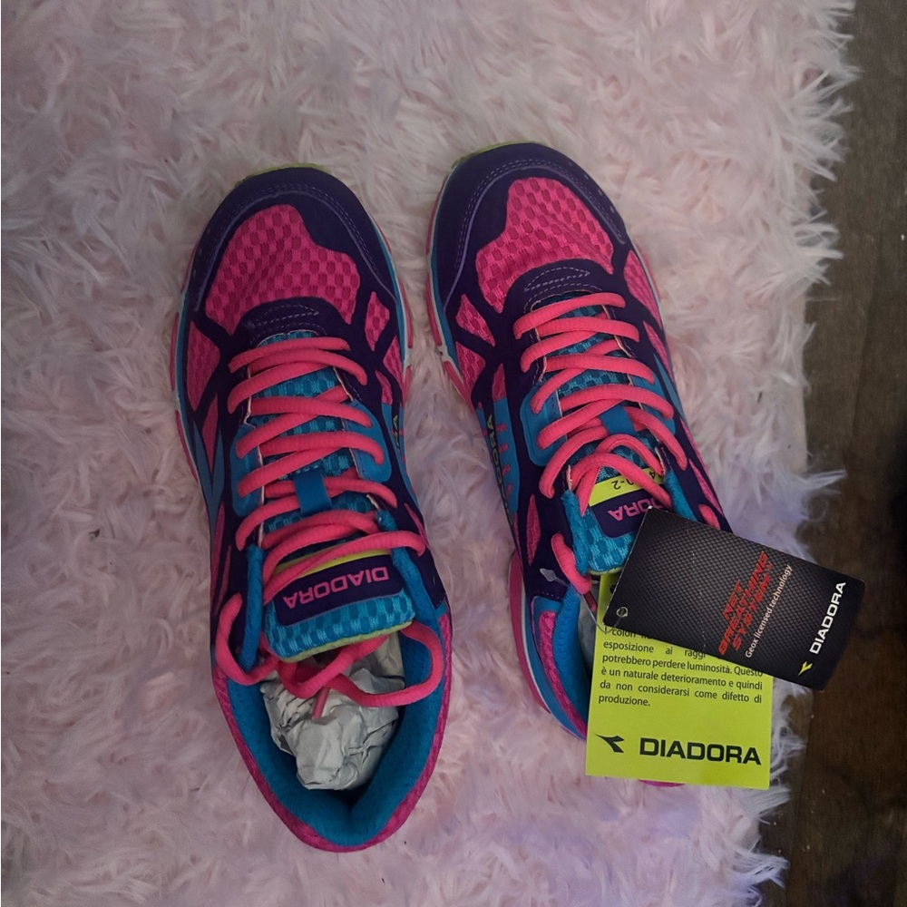 Diadora Women's Vibrant Pink and Blue Athletic Shoes